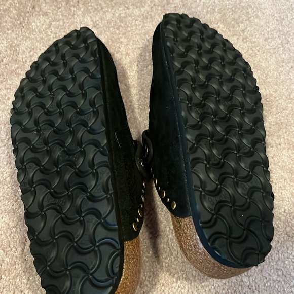 Birkenstock black suede clog with gold grommets size 39 - Picture 4 of 4